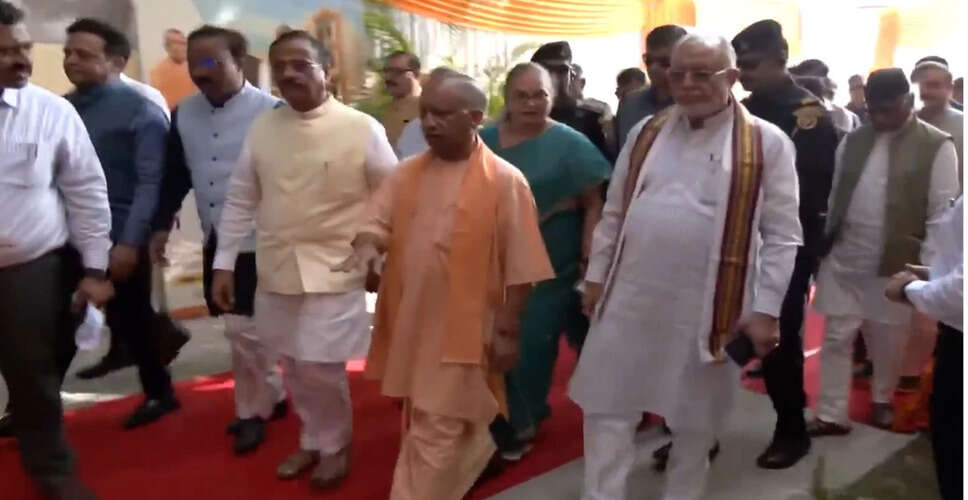 योगी आदित्यनाथ ने माफिया से मुक्त भूमि पर 72 फ्लैटों का आवंटन किया