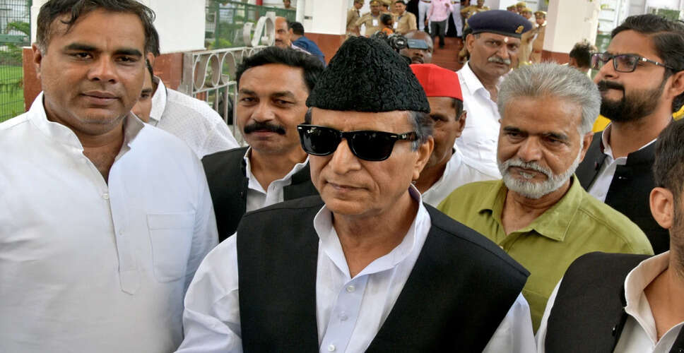 आजम खान की सीतापुर जेल से रिहाई, सपा ने किया स्वागत