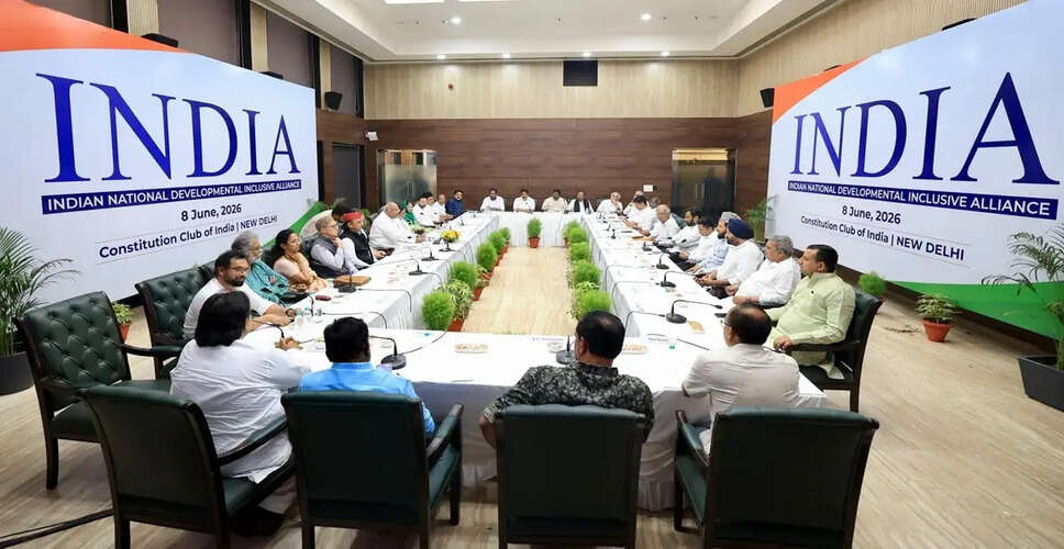 ममता बनर्जी के लिए संकट: टीएमसी में विद्रोह और इस्तीफों की लहर