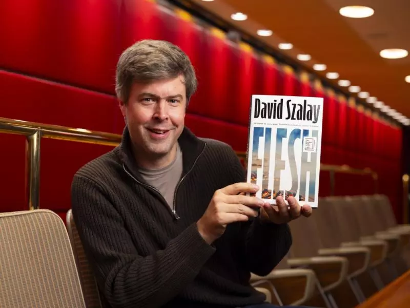 बुकर पुरस्कार 2025: डेविड स्ज़ालाय ने जीता, किरण देसाई को मिली हार