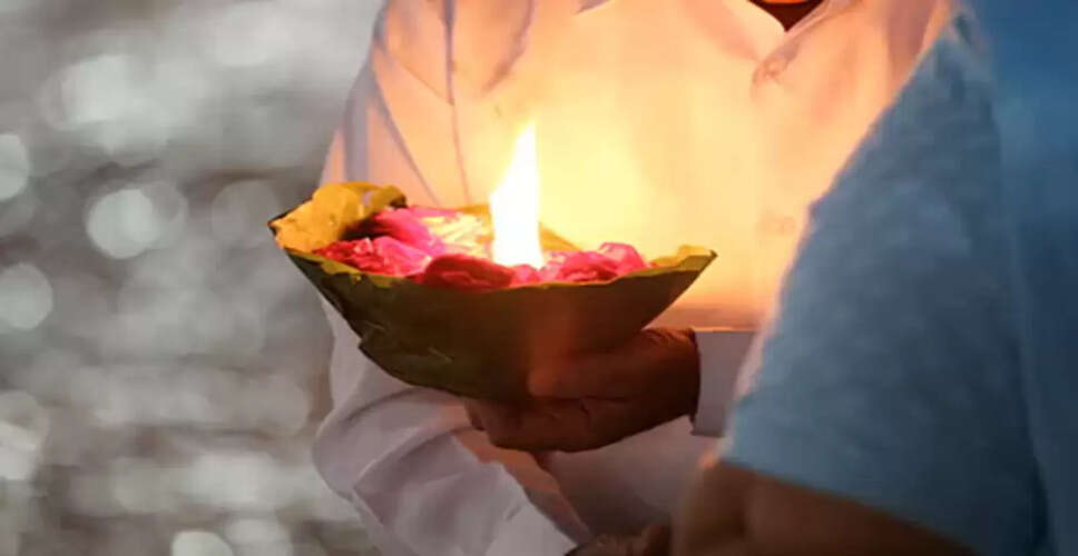 पितृ पक्ष 2025: पितृ दोष से मुक्ति के उपाय