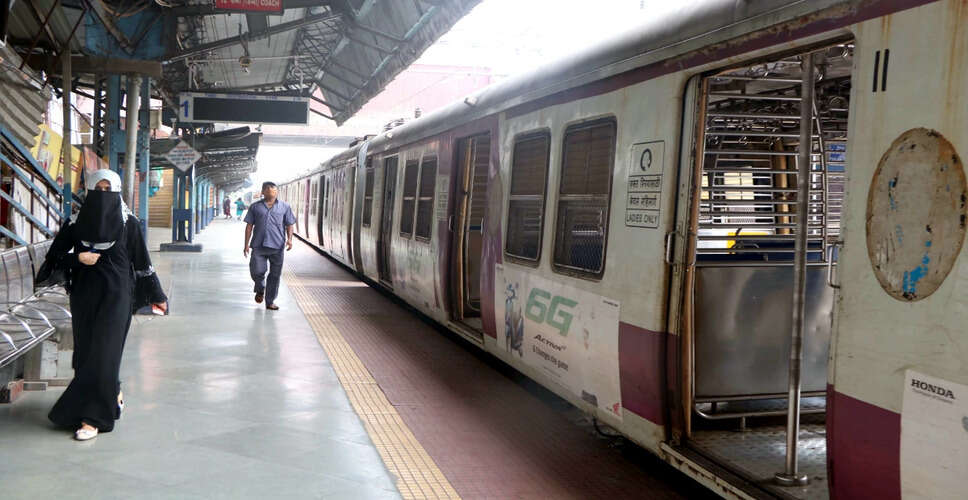 कुशीनगर एक्सप्रेस में मिली 8 साल की बच्ची का शव, जांच जारी