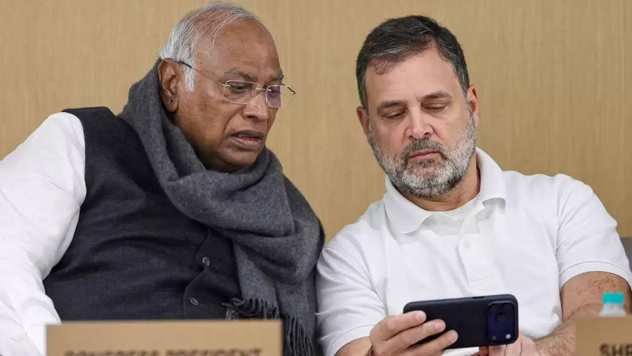 राहुल गांधी ने मनरेगा नाम परिवर्तन पर केंद्र सरकार की आलोचना की