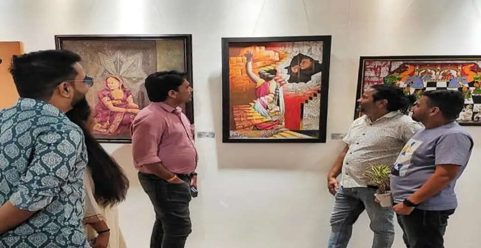 रामखिलाड़ी मीना की नई पेंटिंग 'माँ' में श्रमिक माताओं की कहानी