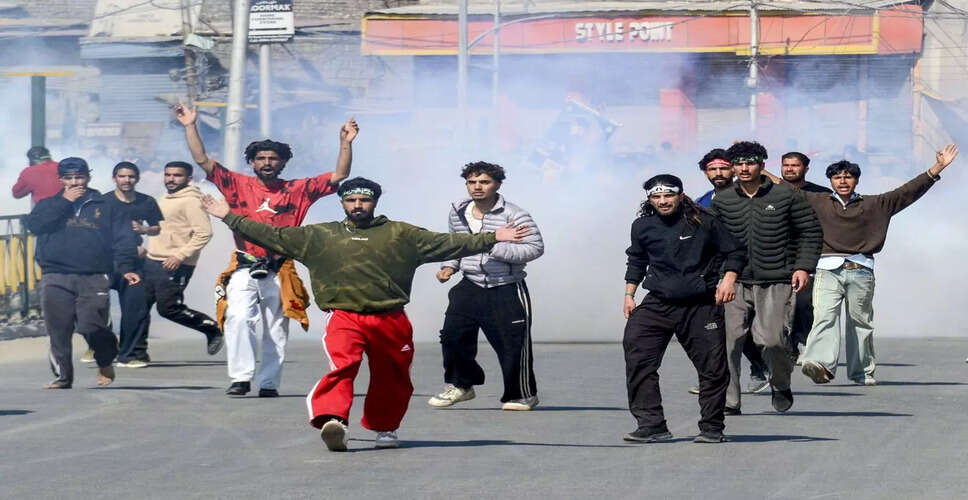 भारत में ईरानी नेता की मौत पर बढ़ते विरोध प्रदर्शन