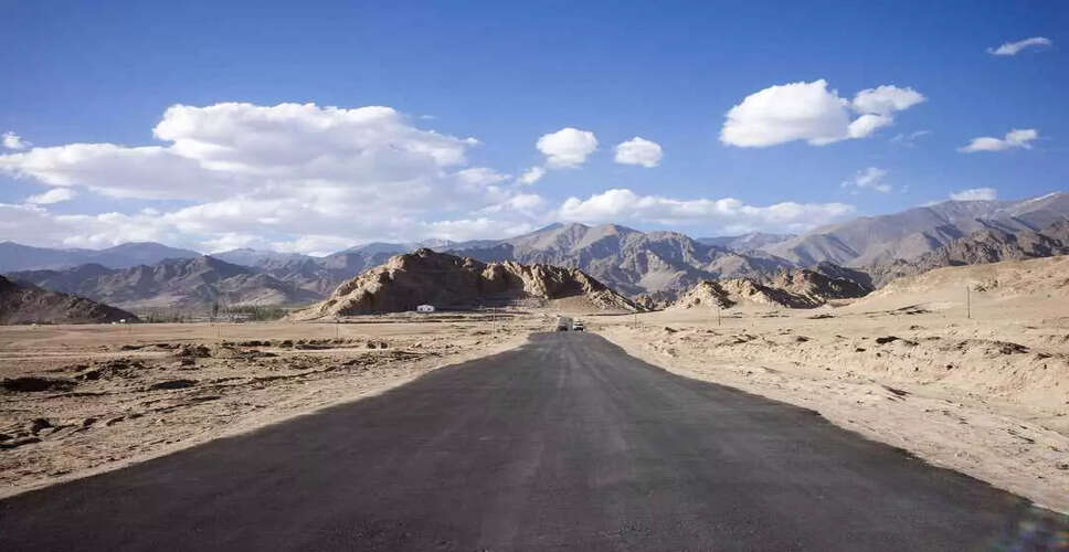 लद्दाख में दुनिया के सबसे ऊँचे मोटर योग्य पास का निर्माण