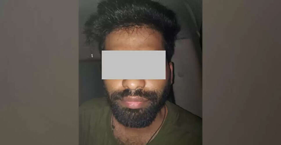 कोलकाता पुलिस ने धार्मिक भावनाओं को ठेस पहुंचाने के आरोप में वजाहत खान को गिरफ्तार किया
