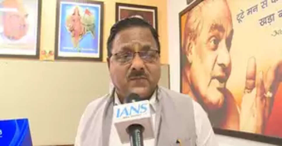 आप के नेता सड़कों पर कर रहे नौटंकी, खुल चुकी है इनकी कलई : राधा मोहन अग्रवाल