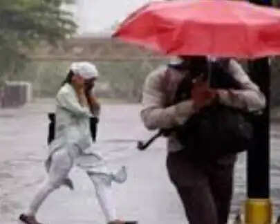 हरियाणा में मौसम में बदलाव: बारिश और गर्मी का सामना