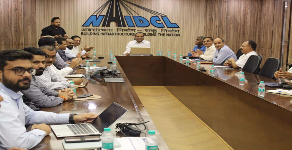 त्रिपुरा में राष्ट्रीय राजमार्गों की स्थिति की समीक्षा के लिए NHIDCL प्रमुख का दौरा