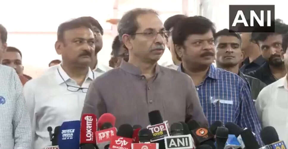 शिवसेना विधायक द्वारा कैंटीन कर्मचारी को थप्पड़ मारने पर उद्धव ठाकरे की प्रतिक्रिया