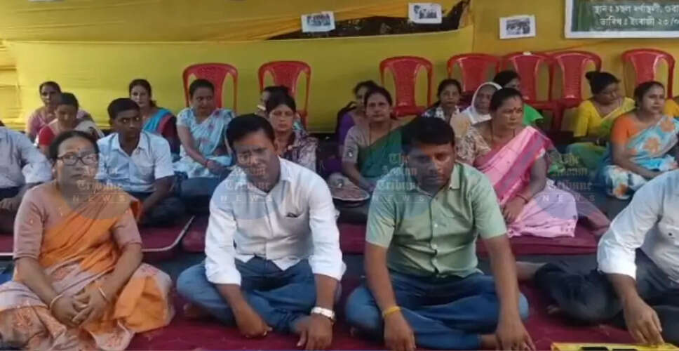 गुवाहाटी में शिक्षकों का अनिश्चितकालीन भूख हड़ताल जारी