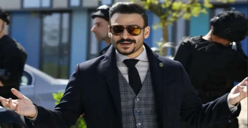 प्रभास और त्रिप्ती डिमरी की फिल्म 'स्पिरिट' का नया पोस्टर जारी