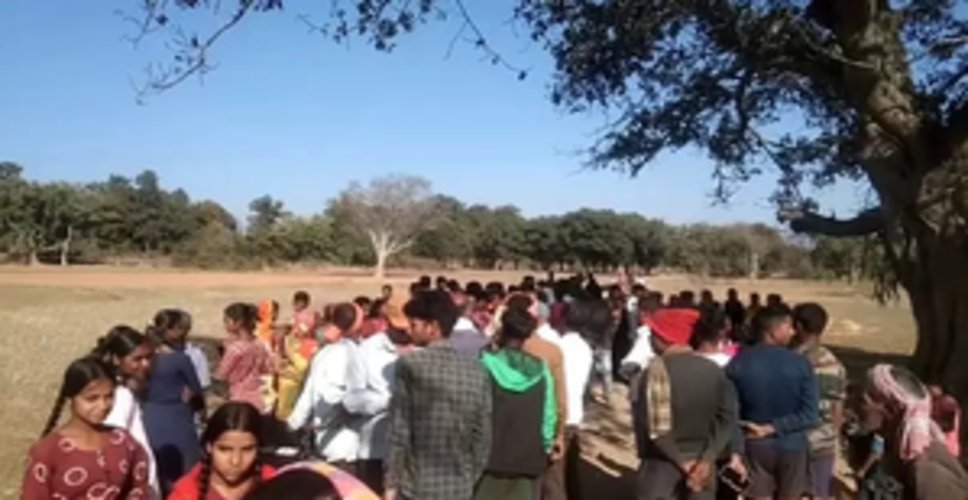 झारखंड के गुमला में जमीन विवाद में तीन की कुल्हाड़ी से काटकर हत्या, एक गंभीर