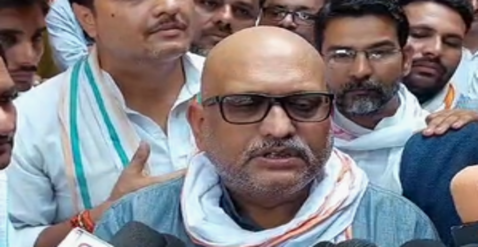 हरदोई पहुंचे प्रदेश कांग्रेस अध्यक्ष अजय राय, रेप पीड़िता व मारे गए अधिवक्ता के परिजनों से की मुलाकात