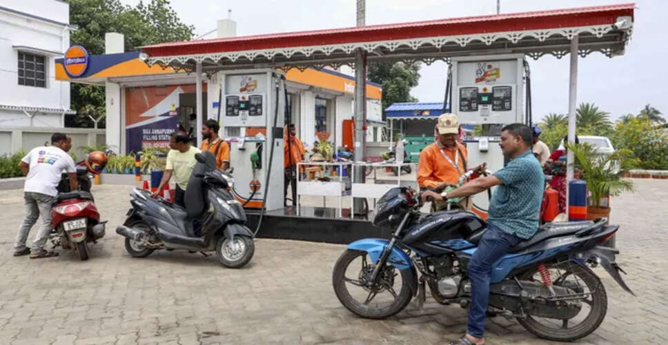 पेट्रोल और डीजल की कीमतों में वृद्धि से आम जनता की चिंता बढ़ी
