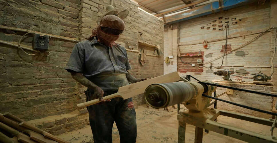 भारत में अमेरिकी-ईरानी संघर्ष का आर्थिक प्रभाव: निजी क्षेत्र की वृद्धि में गिरावट