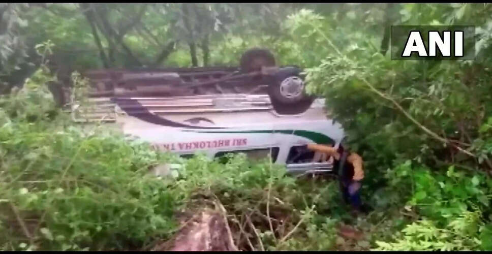 ओडिशा में यात्री बस पलटी, सात लोग घायल