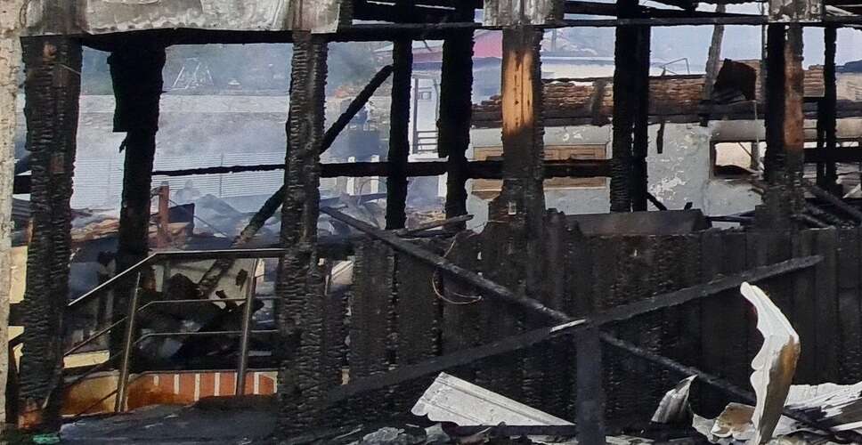 जम्मू-कश्मीर के डोडा में आठ इमारतों में लगी आग