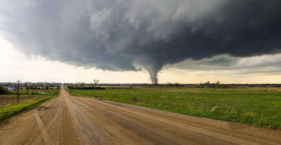 ओक्लाहोमा में शक्तिशाली तूफान ने टॉर्नेडो चेतावनी जारी की