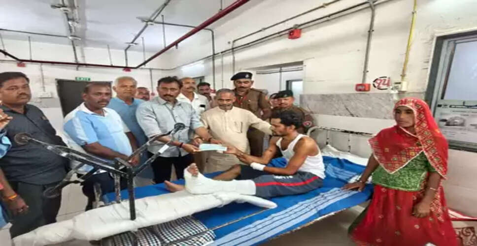 गुजरात : मुजपुर-गंभीरा पुल दुर्घटना पर सरकार संवेदनशील, पीड़ितों को 62 लाख रुपए की आर्थिक सहायता दी गई