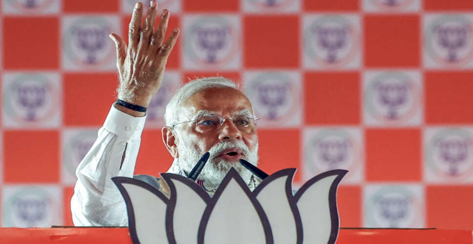 बिहार चुनाव में एनडीए की जीत का विश्वास जताते हुए पीएम मोदी ने महिलाओं से की बातचीत