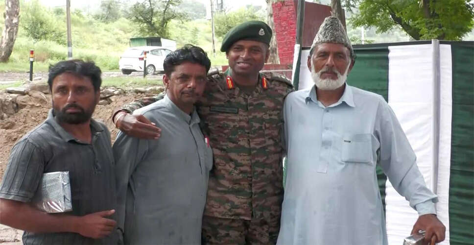 जम्मू-कश्मीर में भारतीय सेना ने मनाया ईद मिलाद-उन-नबी का जश्न