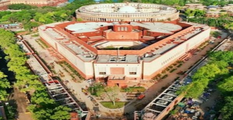 संसद भवन की छत टपकने की खबर निराधार : लोकसभा सचिवालय