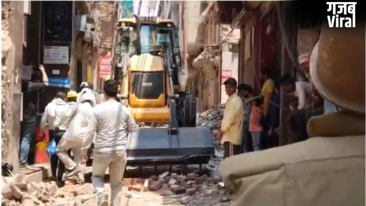 वाराणसी में दालमंडी प्रोजेक्ट का ध्वस्तीकरण तेज, 45 भवनों पर कार्रवाई