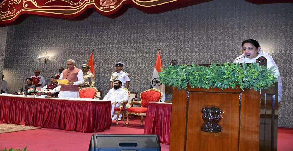 महाराष्ट्र की पहली महिला उपमुख्यमंत्री बनीं सुनेत्रा पवार