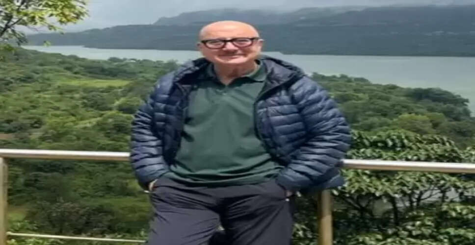 'तन्वी द ग्रेट' और 'कुछ भी हो सकता है' के लिए कोलकाता पहुंचे अनुपम खेर, साझा किया वीडियो