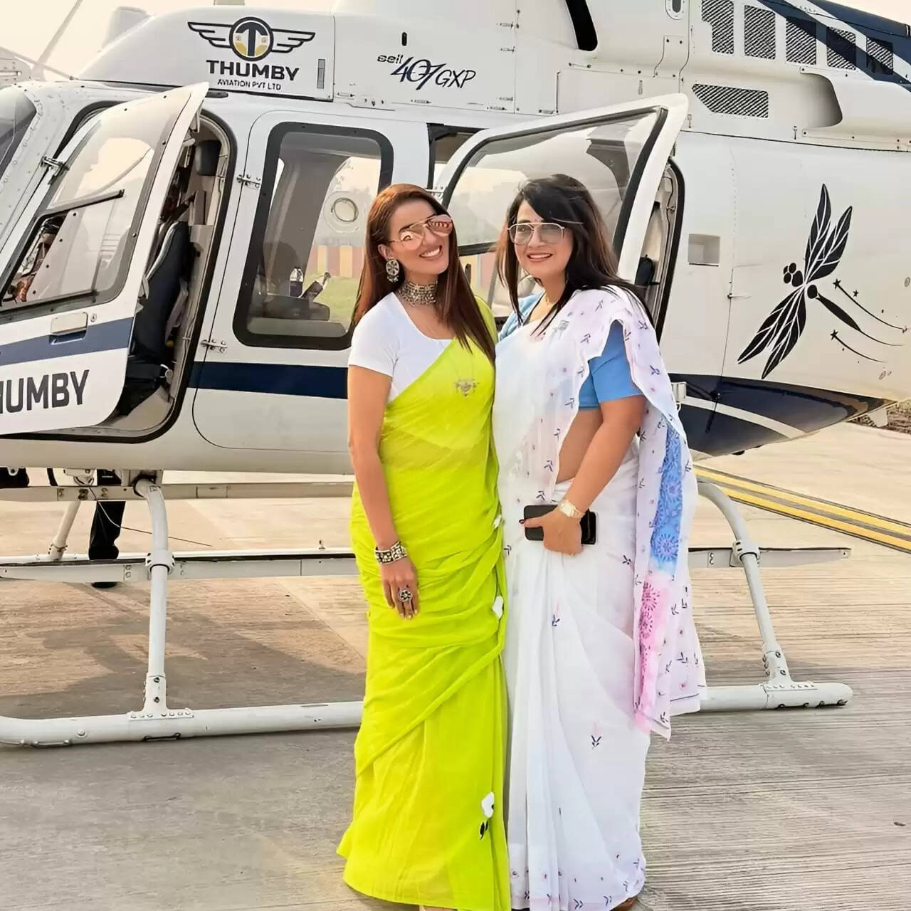 बिहार विधानसभा चुनाव 2025: अक्षरा सिंह का हेलीकॉप्टर से वोट मांगने का अंदाज