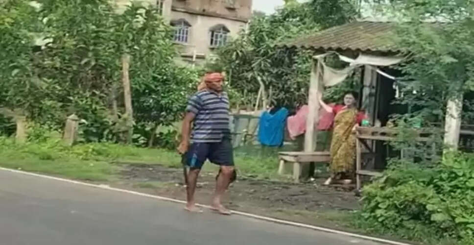 पश्चिम बंगाल में भाभी की हत्या: देवर ने सिर काटकर सड़क पर घूमते हुए किया आतंकित