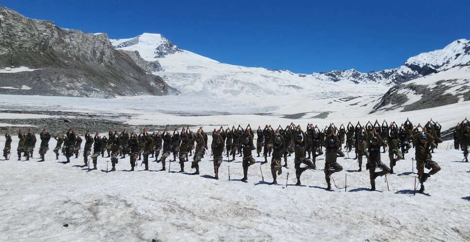 भारतीय सशस्त्र बलों ने अंतरराष्ट्रीय योग दिवस मनाया
