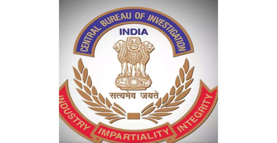 रेलवे के इंजीनियर और ट्रैकमैन रिश्वत लेते हुए गिरफ्तार