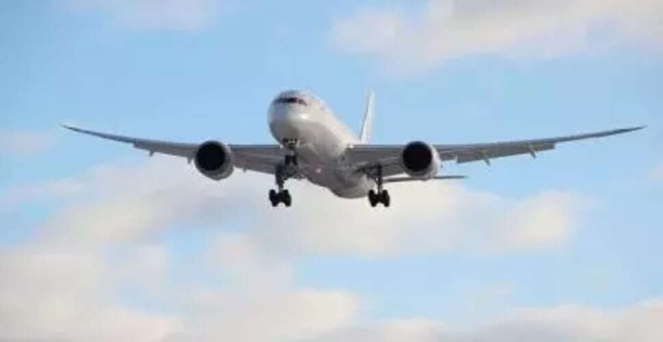 दक्षिणी कैलिफोर्निया में विमान की आपात स्थिति, दो स्टाफ घायल