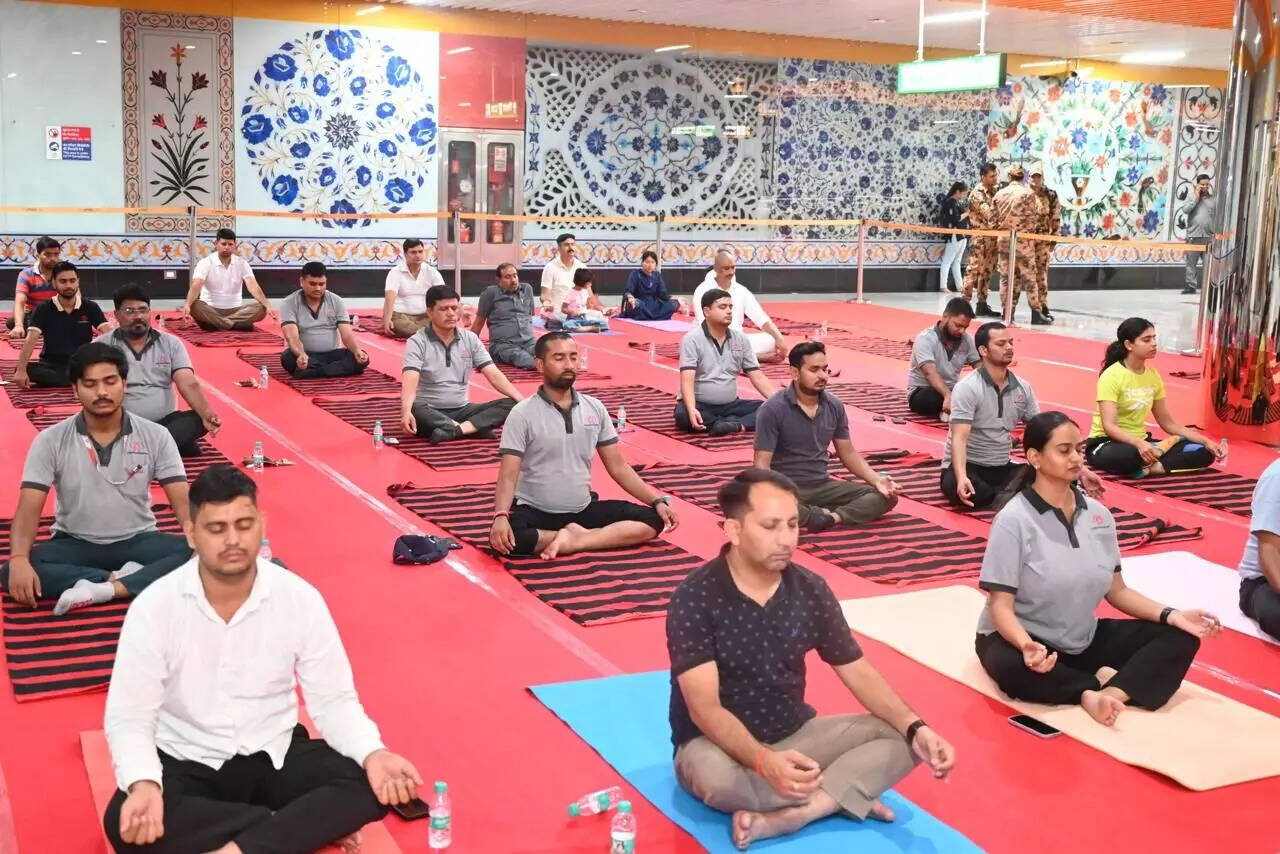 अंतर्राष्ट्रीय योग दिवस: योग का सही अर्थ और इसके लाभ