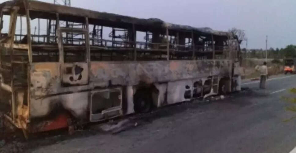 आंध्र प्रदेश में बस में आग लगने से 36 यात्रियों की जान बची