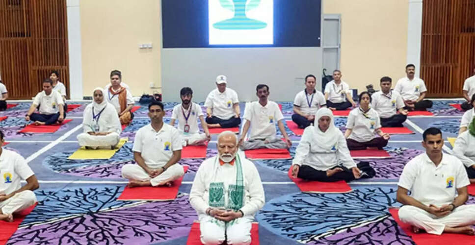 भारत में 11वें अंतर्राष्ट्रीय योग दिवस की तैयारी: 'एक पृथ्वी, एक स्वास्थ्य' थीम