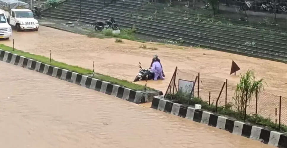 गुवाहाटी में बारिश से बाढ़ का संकट, छात्रों और मरीजों को हुई कठिनाइयाँ