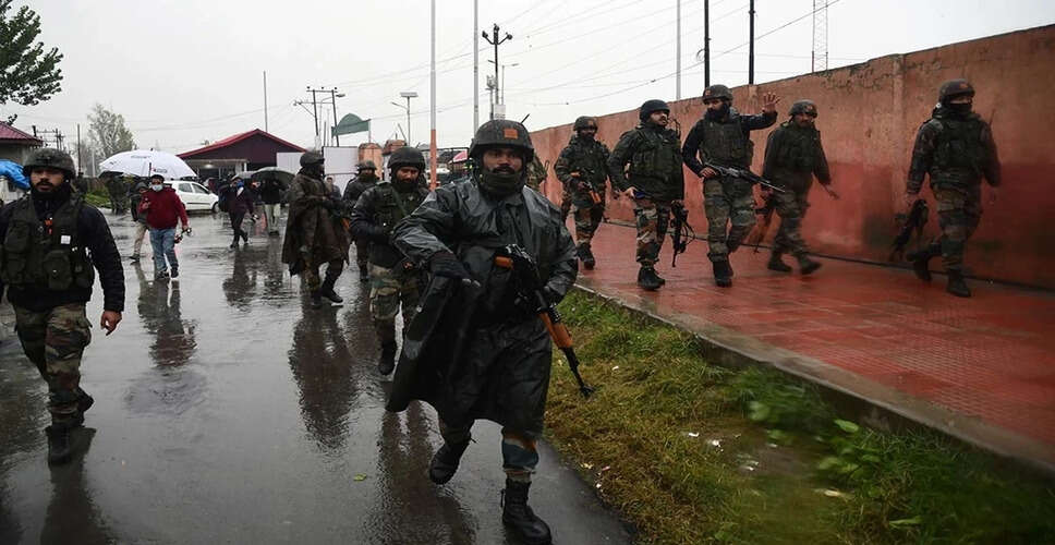 इंफाल में सुरक्षा बलों ने चार उग्रवादियों को किया गिरफ्तार