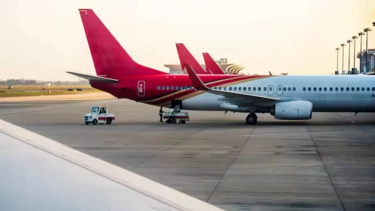 भारतीय एयरलाइन उद्योग को 10,500 करोड़ का नुकसान, रिपोर्ट में खुलासा