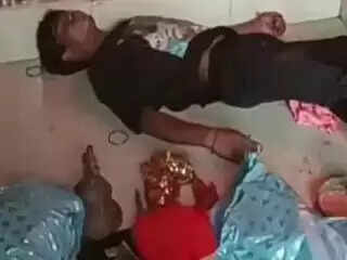चोरी के दौरान मंदिर में सो गया चोर, गांव में मचा हड़कंप