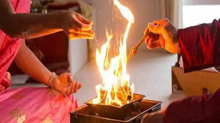 हवन का महत्व: धार्मिक और वैज्ञानिक दृष्टिकोण