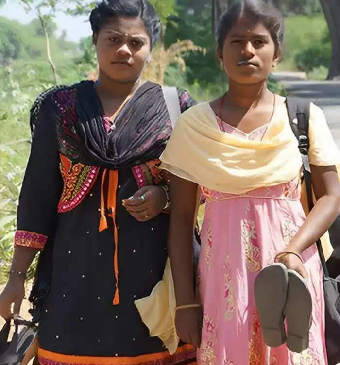 तमिलनाडु के इस गांव में जूते-चप्पल पहनने पर है सख्त प्रतिबंध