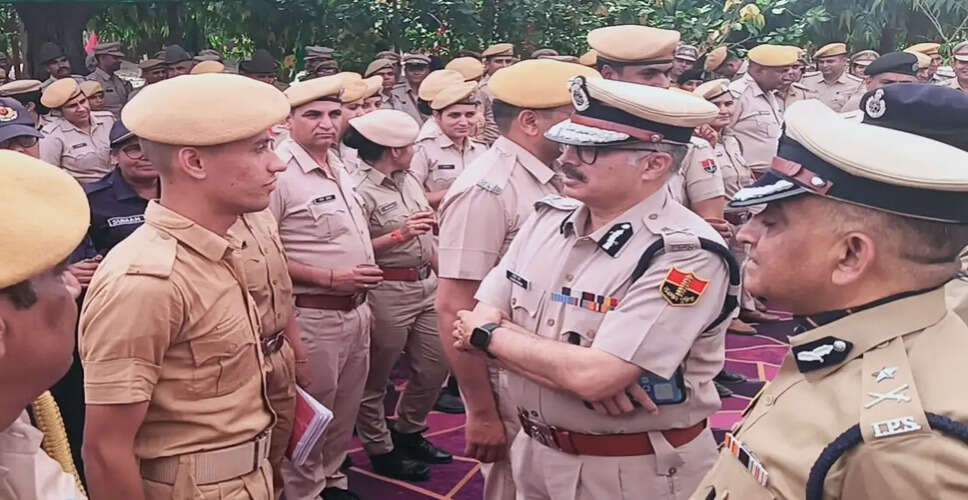 बीकानेर रेंज में डीजीपी राजीव कुमार शर्मा का दौरा: पुलिसकर्मियों की समस्याओं का समाधान