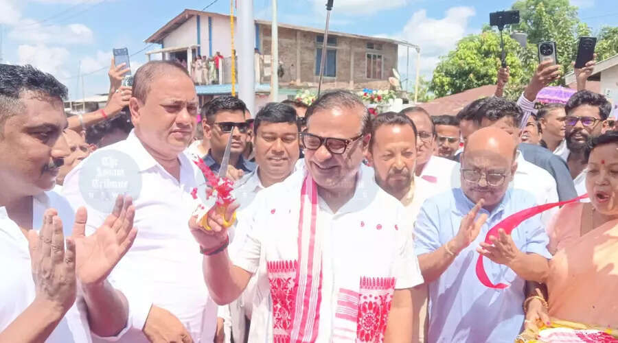 जोरहाट में मुख्यमंत्री ने चार विकास परियोजनाओं का उद्घाटन किया