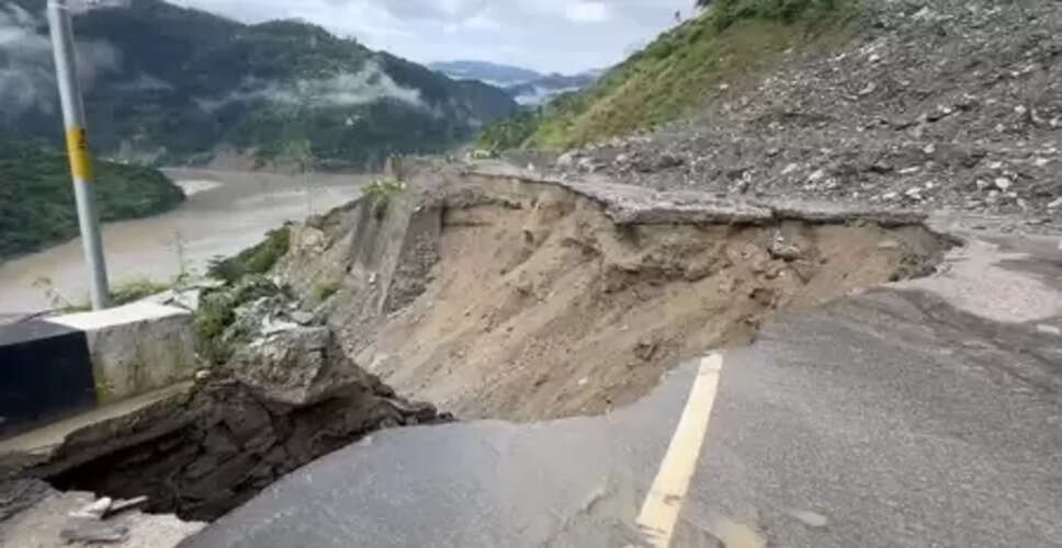 मंडी में भूस्खलन: चंडीगढ़-मनाली हाईवे फिर बंद, कंगना रनौत ने जताया दुख