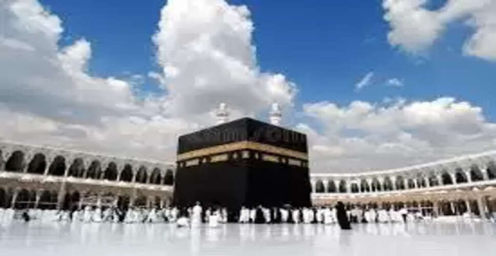 सऊदी अरब में मौसम की अनोखी स्थिति: बर्फबारी से बाढ़ तक