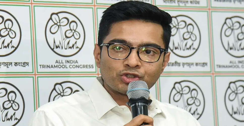 पश्चिम बंगाल में TMC के नेताओं पर छापेमारी, अभिषेक बनर्जी के PA की तलाश जारी